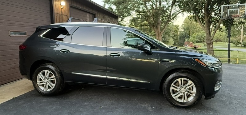 Used 2018 Buick Enclave Essence AWD/4WD image 1