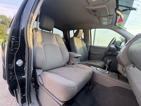Used 2020 Nissan Frontier SV RWD image 13