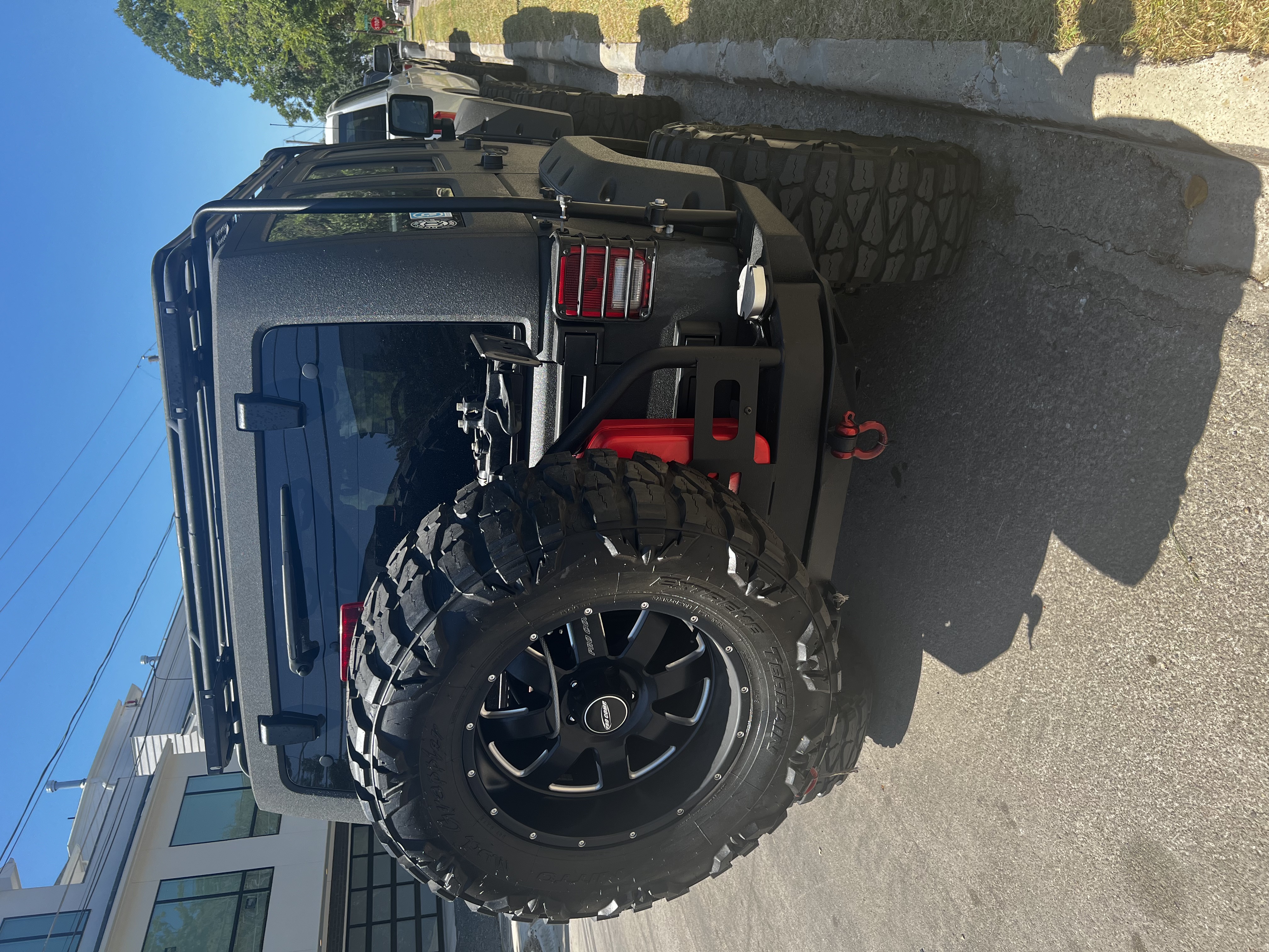 Used 2015 Jeep Wrangler Unlimited Rubicon w/ Connectivity Group AWD/4WD image 15