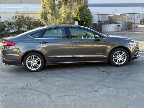 Used 2018 Ford Fusion SE image 6