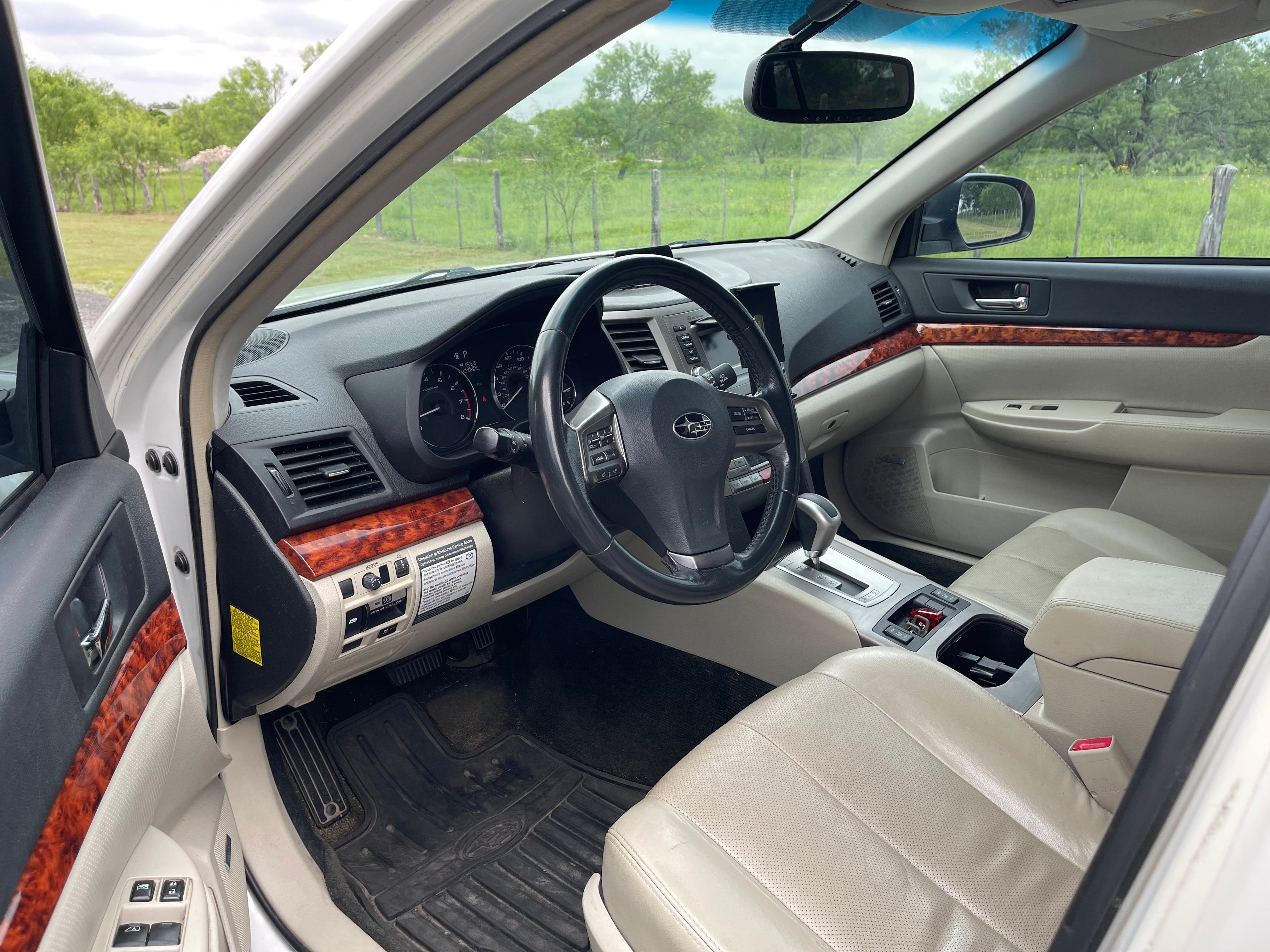 Used 2012 Subaru Outback 3.6R Limited w/ Moonroof Pkg AWD/4WD image 8