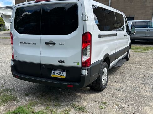 Used 2022 Ford Transit 350 XLT RWD image 5