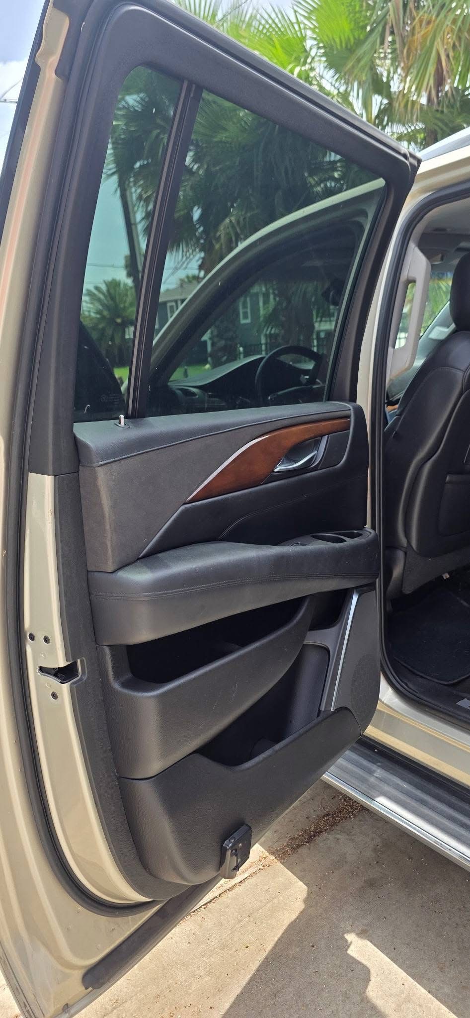 Used 2017 Cadillac Escalade ESV Luxury RWD image 8