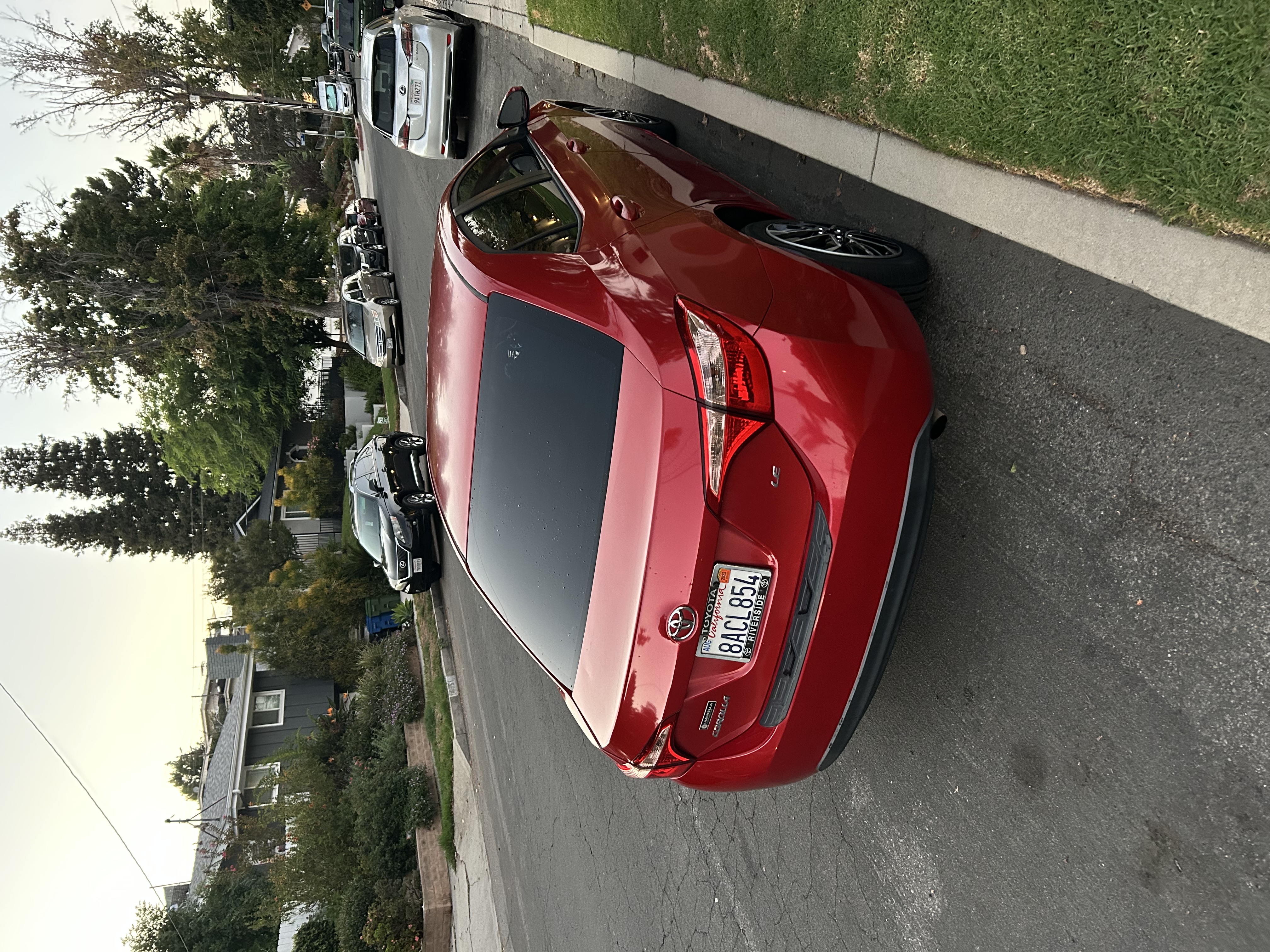 Used 2017 Toyota Corolla LE w/ Carpet Mat Package (TMS) FWD image 6