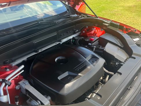 Used 2019 Volvo XC60 T5 Momentum w/ Multimedia Package AWD/4WD image 15