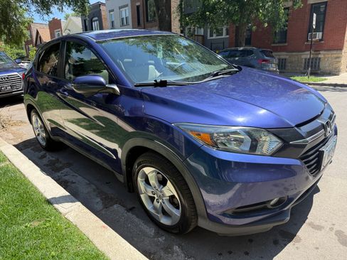 Used 2016 Honda HR-V EX image 2