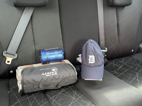 Used 2012 MAZDA MAZDA2 Sport image 10