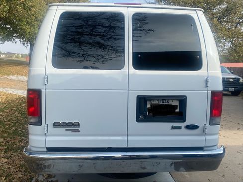 Used 2014 Ford E-350 and Econoline 350 XLT image 5