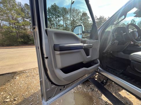 Used 2020 Ford F250 XLT w/ XLT Premium Package image 19