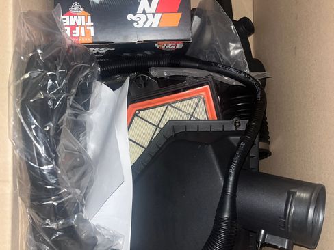 Used 2019 Chevrolet Camaro LT w/ RS Package image 17