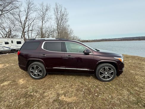 Used 2018 GMC Acadia Denali w/ Technology Package image 1
