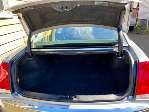 Used 2015 Chrysler 300 Limited RWD image 13