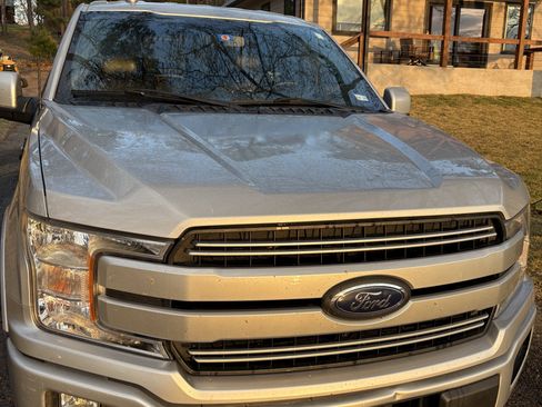 Used 2018 Ford F150 Lariat image 2