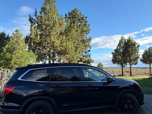 Used 2022 Honda Pilot Special Edition image 1