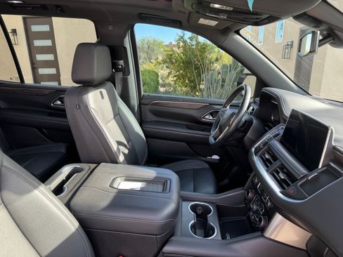 Used 2022 Chevrolet Tahoe Z71 w/ Luxury Package image 11