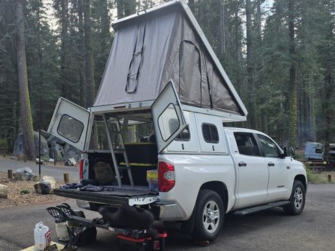 Used 2018 Toyota Tundra SR5 image 9