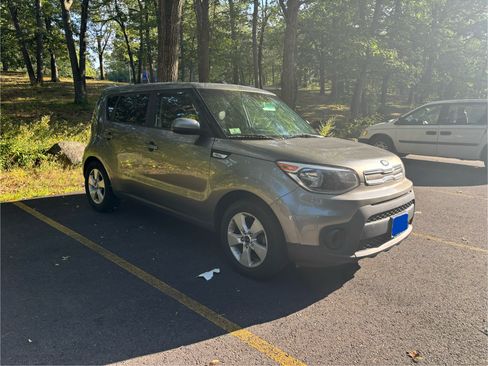Used 2019 Kia Soul w/ Convenience Package image 1