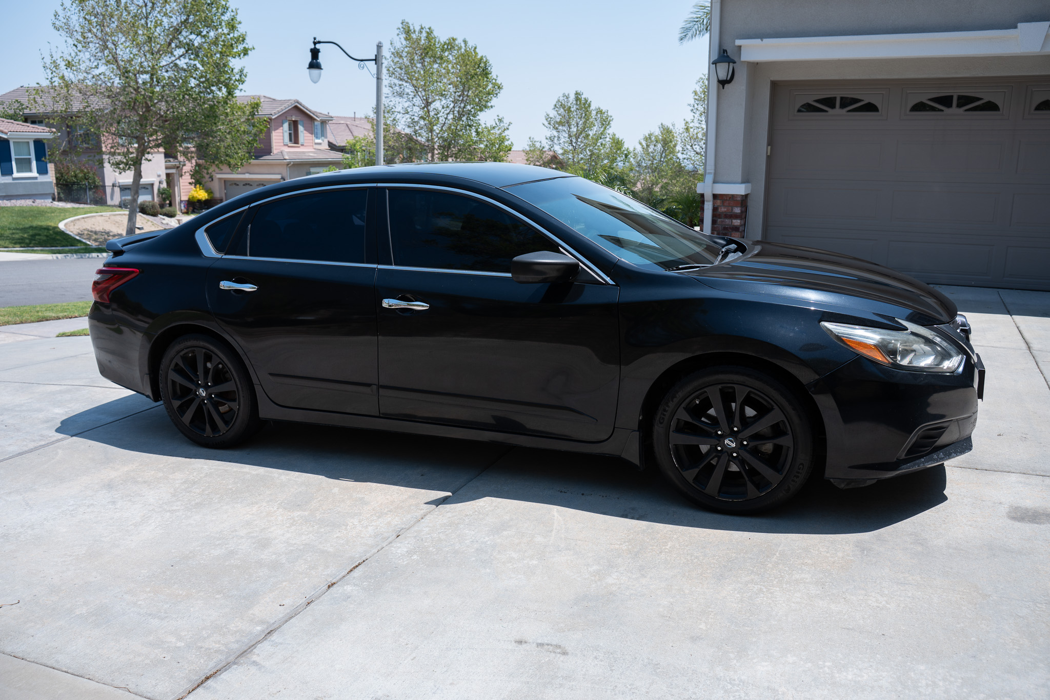 Used 2017 Nissan Altima 2.5 SR w/ Midnight Edition Package FWD image 8