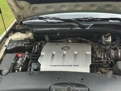 Used 2005 Cadillac De Ville Sedan w/ Equipment Group image 13