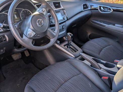 Used 2017 Nissan Sentra SV image 4