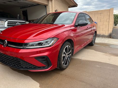 Used 2025 Volkswagen Jetta Sport image 2