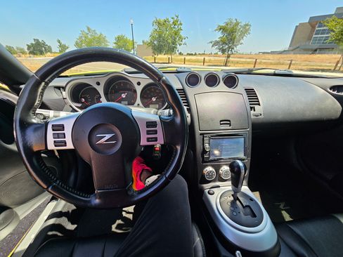 Used 2006 Nissan 350Z Touring w/ (K96) Aerodynamics Pkg image 13