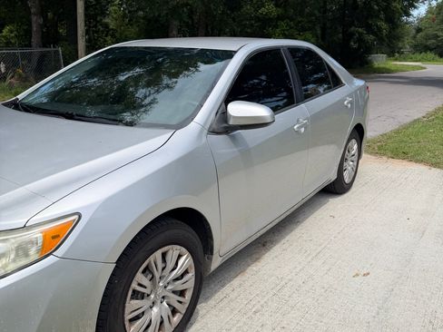 Used 2012 Toyota Camry FWD image 2