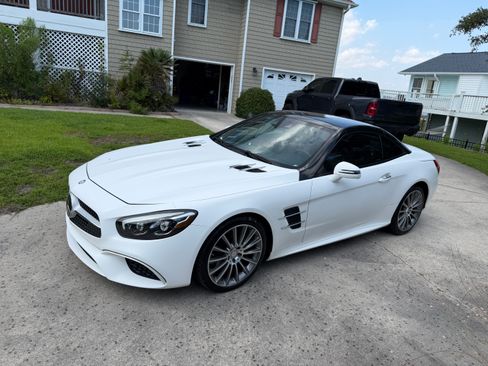 Used 2017 Mercedes-Benz SL 450 image 2