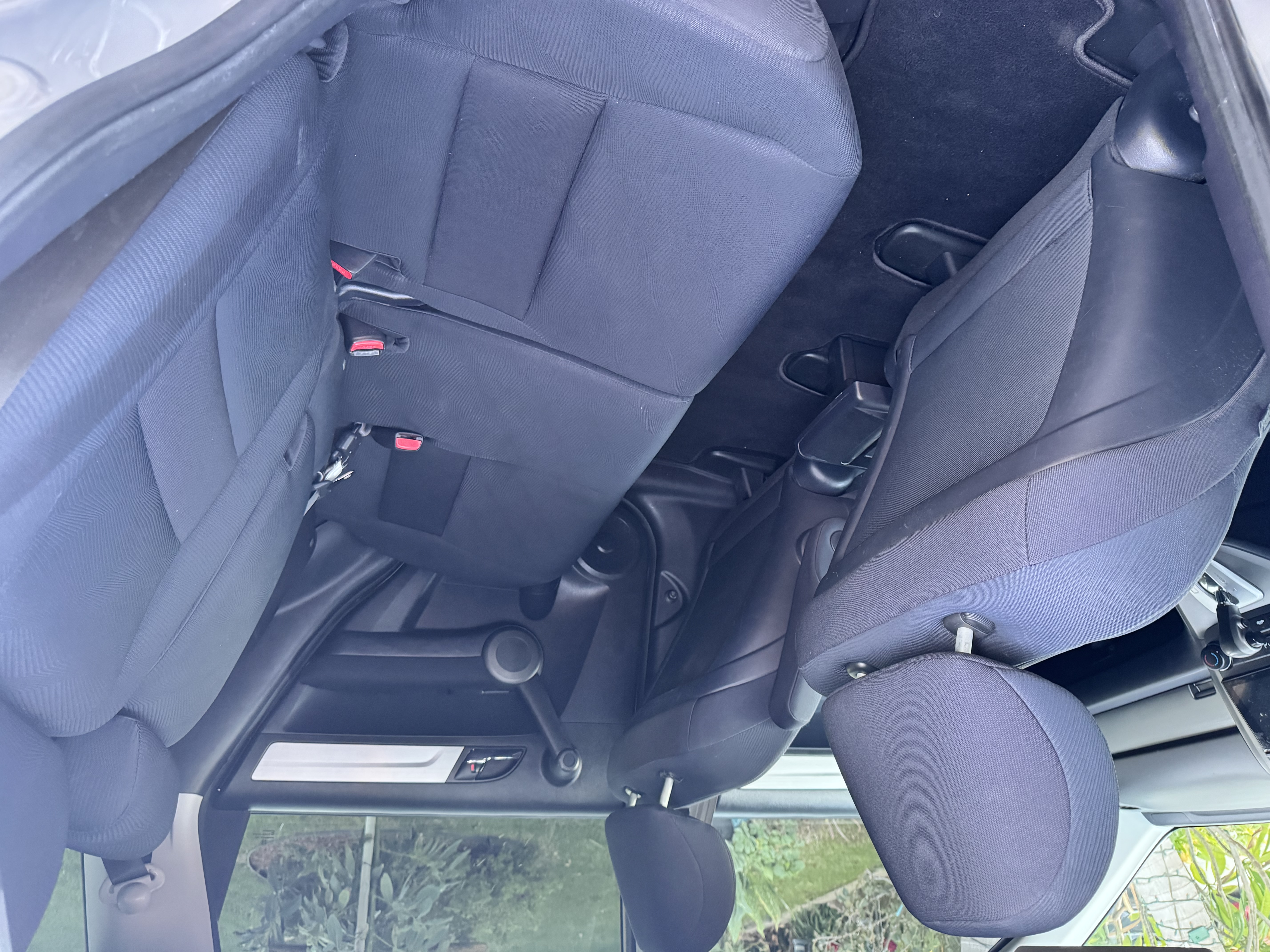 Used 2010 Honda CR-V LX image 12
