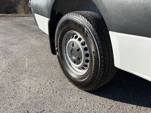 Used 2020 Mercedes-Benz Sprinter 2500 image 16