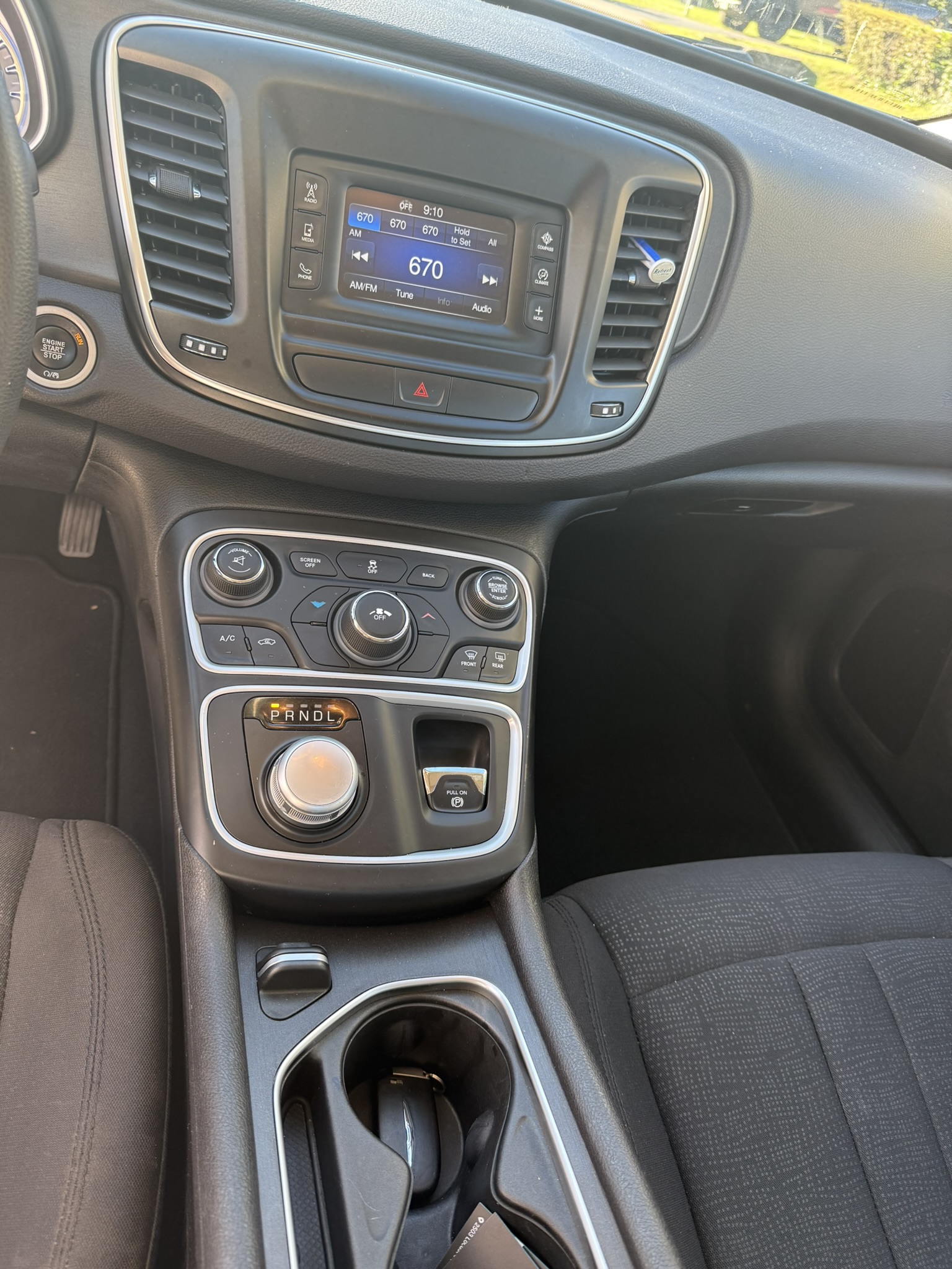 Used 2017 Chrysler 200 Limited w/ Driver Assist Package FWD image 8