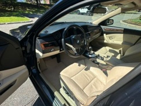 Used 2010 BMW 535i xDrive Wagon AWD/4WD image 15