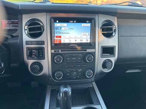 Used 2017 Ford Expedition XLT w/ Equipment Group 202A image 8