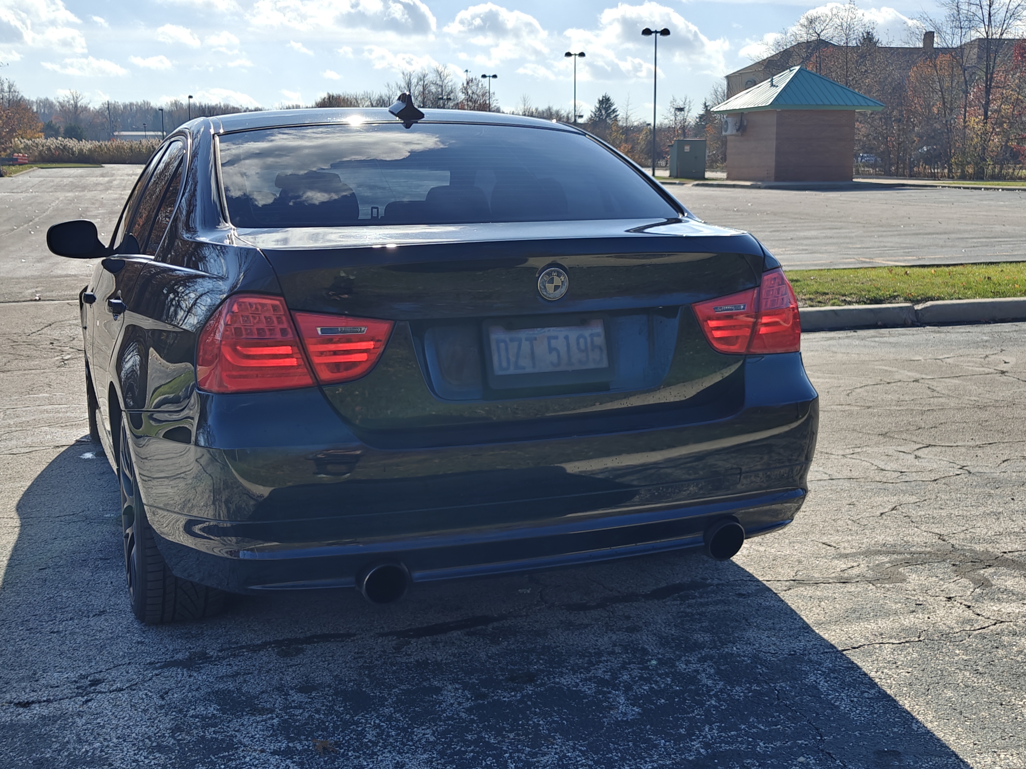 Used 2009 BMW 335i xDrive Sedan AWD/4WD image 9