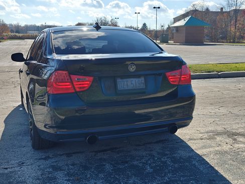 Used 2009 BMW 335i xDrive Sedan AWD/4WD image 9