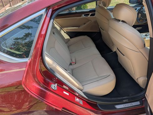 Used 2015 Hyundai Genesis 3.8 w/ Option Group 04 image 15