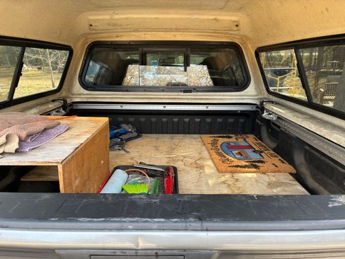 Used 2018 Nissan Titan SL w/ Chrome Package image 14