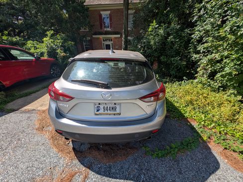 Used 2016 MAZDA MAZDA3 i Grand Touring FWD image 2