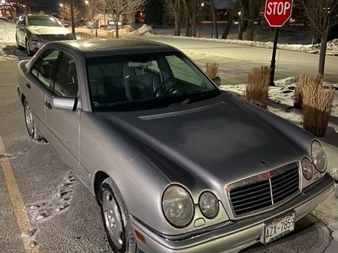 Used 1999 Mercedes-Benz E 430 Sedan image 2