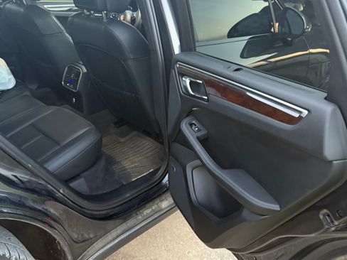 Used 2022 Porsche Macan image 5