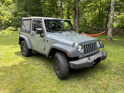 Used 2014 Jeep Wrangler Sport AWD/4WD image 4