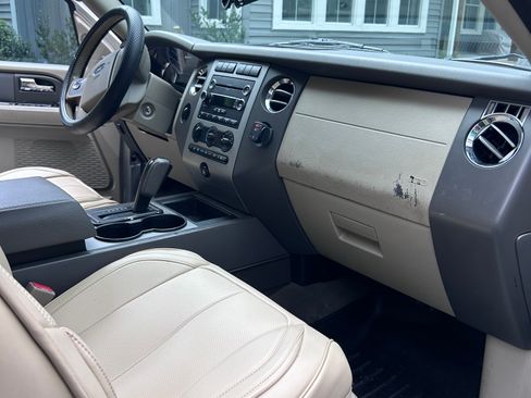 Used 2010 Ford Expedition EL XLT AWD/4WD image 6