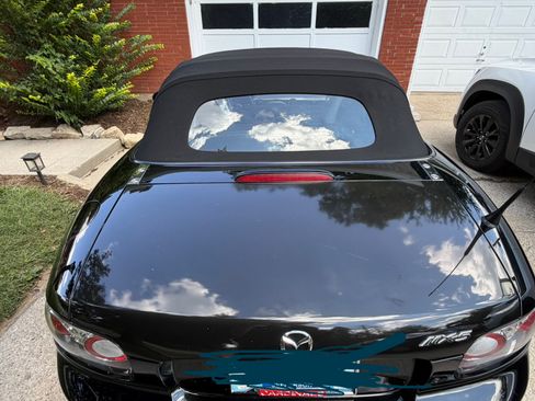 Used 2006 MAZDA MX-5 Miata Grand Touring RWD image 13
