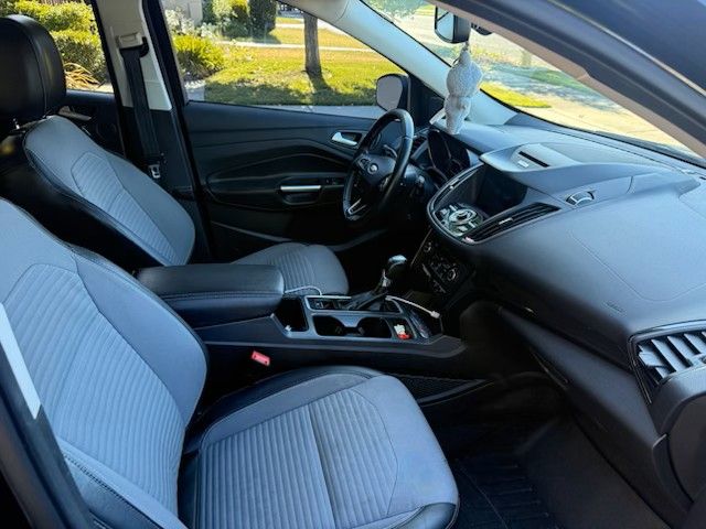 Used 2017 Ford Escape Titanium AWD/4WD image 6