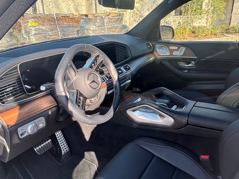 Used 2025 Mercedes-Benz GLS 450 4MATIC image 6