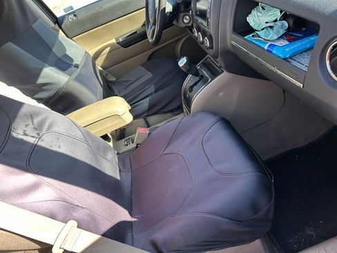 Used 2011 Jeep Compass Latitude w/ Sun/Sound Group image 9