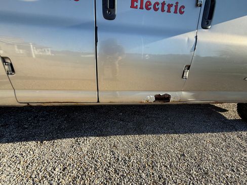 Used 2003 Chevrolet Express 3500 Extended Van 3D image 25