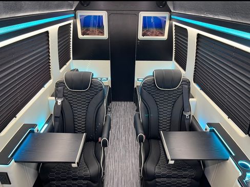 Used 2020 Mercedes-Benz Sprinter 3500 image 6