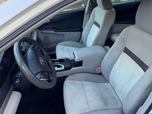 Used 2012 Toyota Camry LE FWD image 9