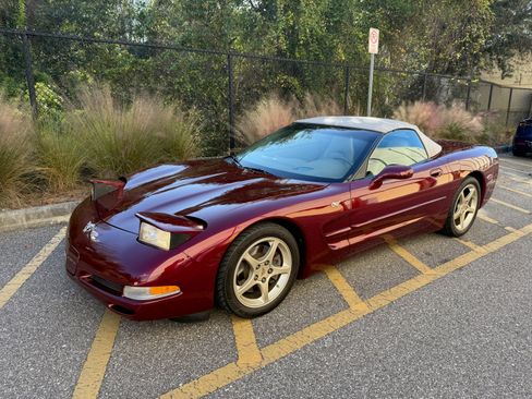 Used 2003 Chevrolet Corvette Convertible w/ Preferred Equipment Group1 image 9
